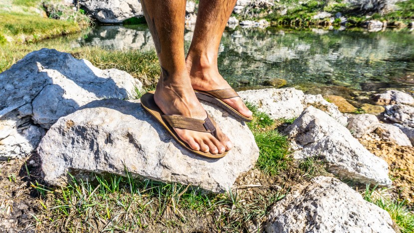 flip flops men - the reef voyage le has great looks and can easily go from the water...