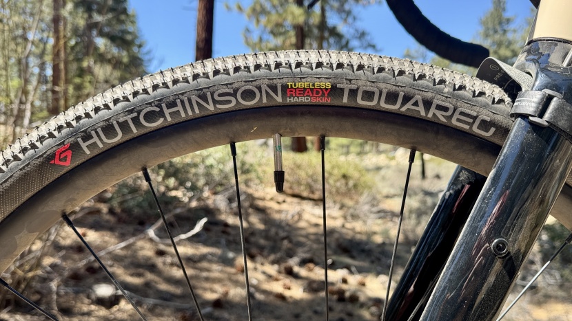 van rysel grvl af 2 apex - high-volume tires mute the negative ride qualities of aluminum and...