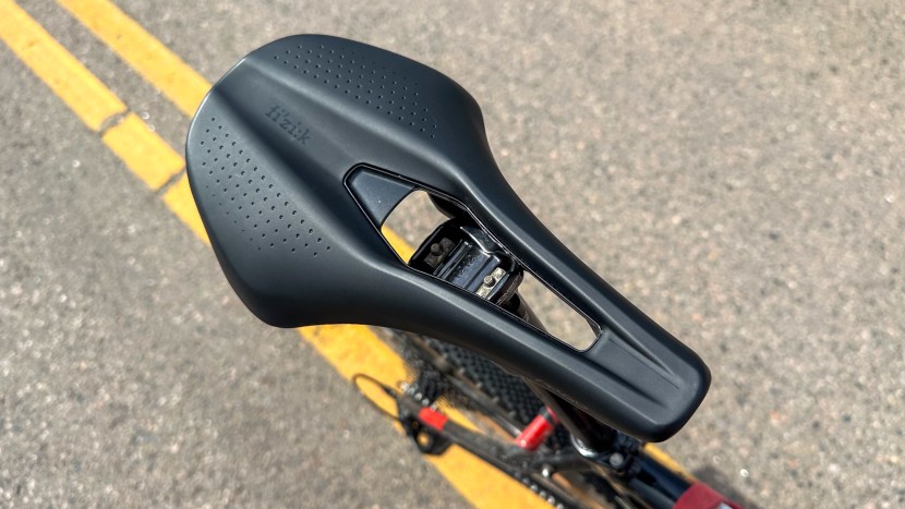 bike saddle - the wide center channel of the fizik tempo argo r1 helps keep the...