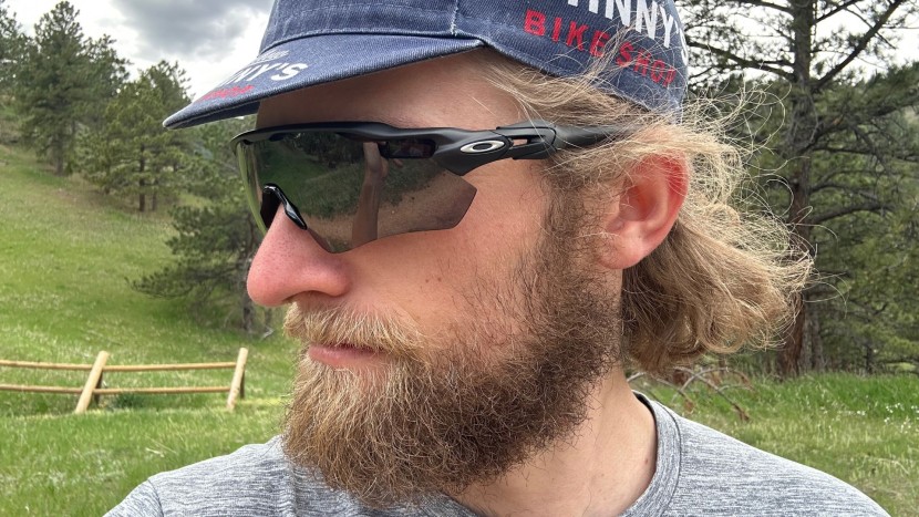 running sunglasses - the oakley rader ev path have great side coverage.
