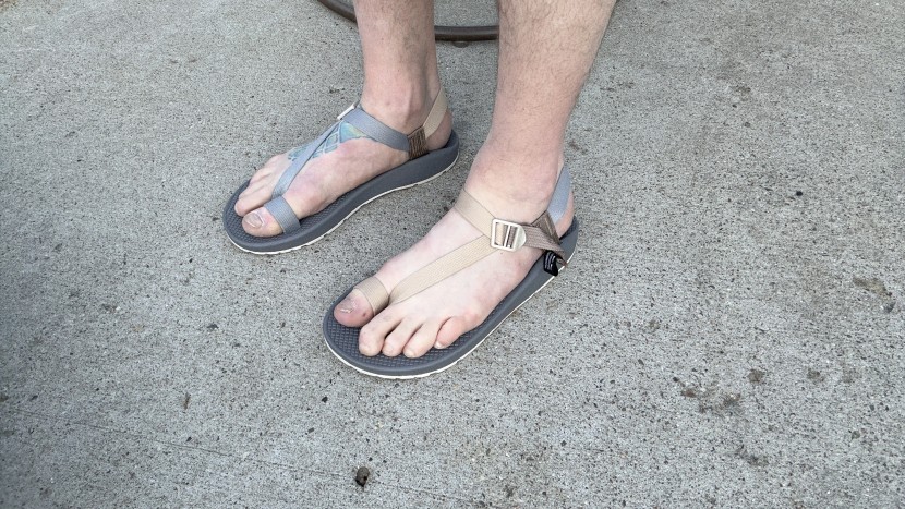 chaco bodhi - the toe loop adds significant securement and stability to these...
