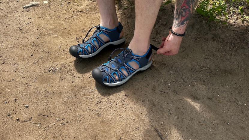 sandals - these simple to use sandals provide good toe protection and...