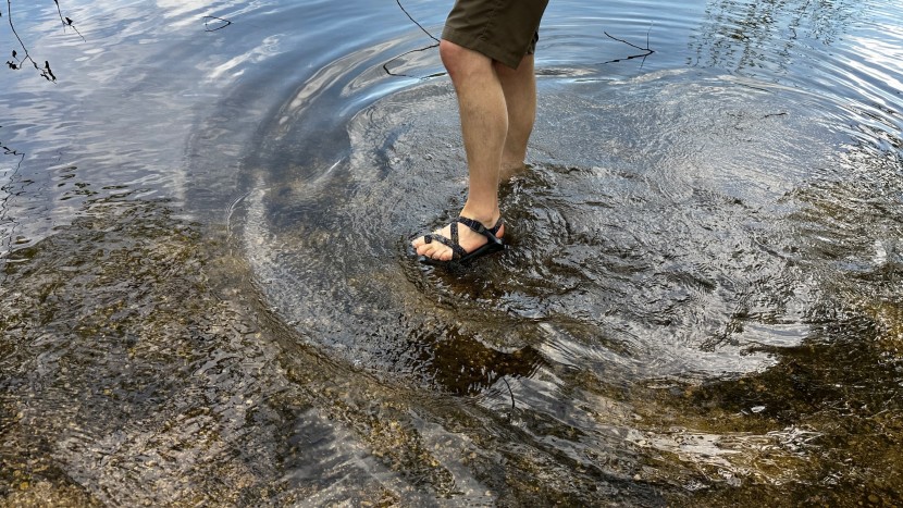 chaco z/2 classic - the toe loop and crossing straps help prevent sliding in water.