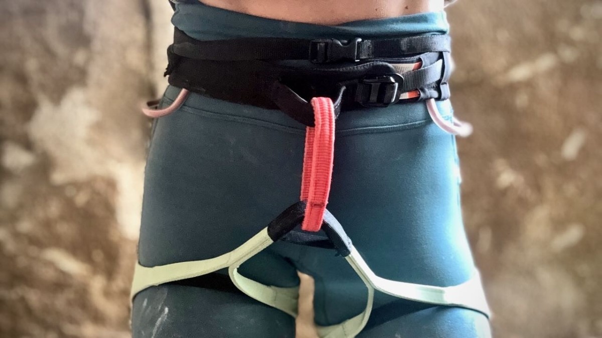Black Diamond Solution - Women's Review (The Black Diamond Solution features excellent standing comfort and mobility, as long as the non-adjustable leg loops...)