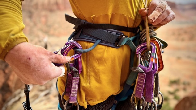 climbing harness womens - there are pros and cons to climbing with a gear sling, some times...