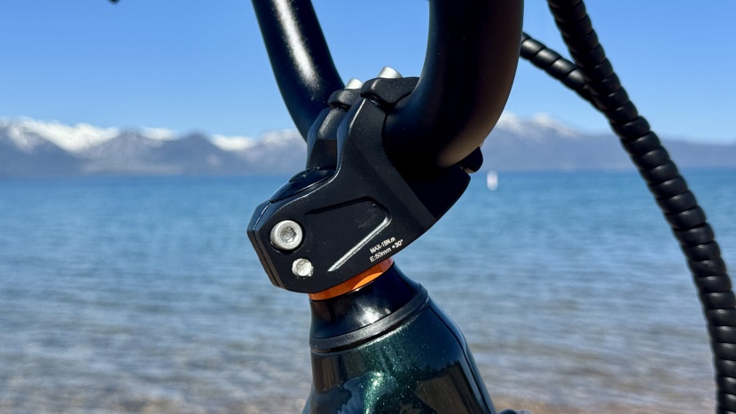 the upright, threadless stem and bmx-style handlebar give the front...