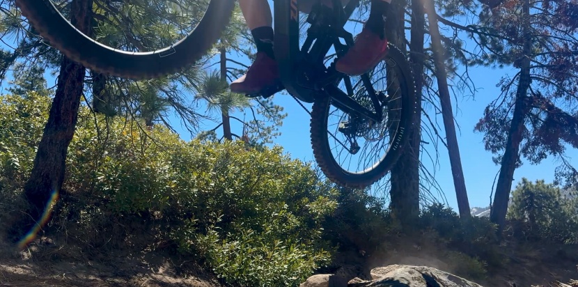 schwalbe magic mary radial trail pro - capturing one of the rare moments the radial tire wasn&#039;t stuck to...