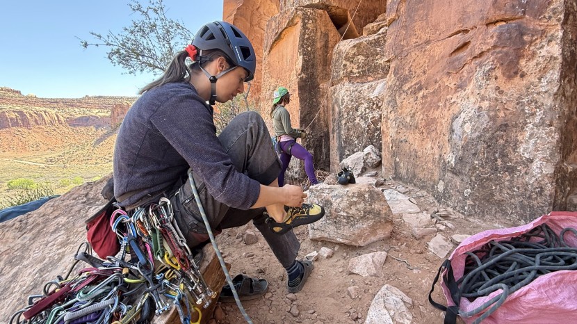 climbing helmet - the black diamond capitan is a truly durable, comfortable workhorse...