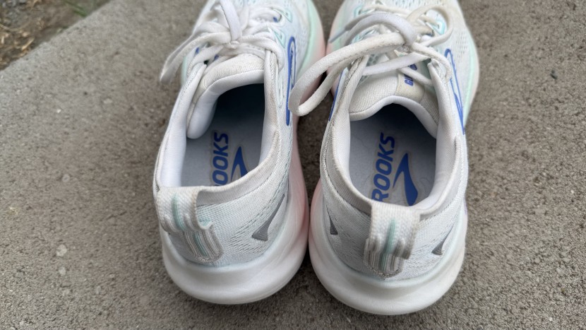 running shoes womens - the saucony ride 18 is a comfortable shoe with a more structured...