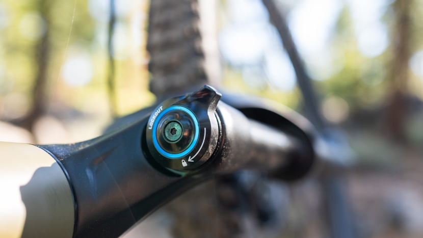 co-op cycles drt 1.3 - the fork&#039;s lockout is located on the right side of the crown and...