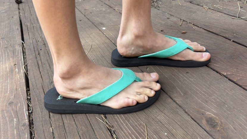 sanuk yoga mat ii - the fun colors of the sanuk yoga mat ii add style points to this...