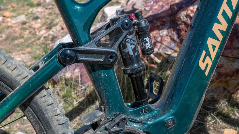 santa cruz vala r - a new look for santa cruz with a decidedly different feel.