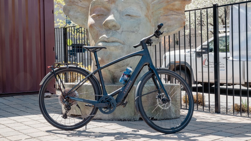 trek fx+7s - a purpose-built electric commuter that keeps its electrification on...