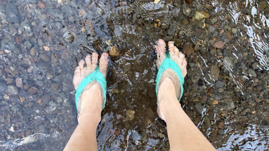 sanuk yoga mat ii - the sanuk yoga mat ii was a delight to wear. it kept our feet...