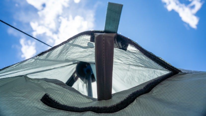 durston x-mid 1p - peak vents at opposite corners of the tent provide adequate...