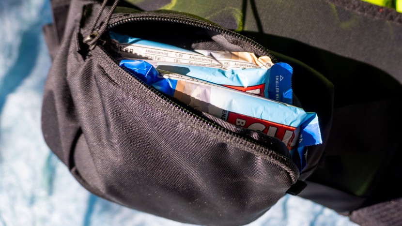 we were able to cram six clif bars into each of the hip belt pockets...
