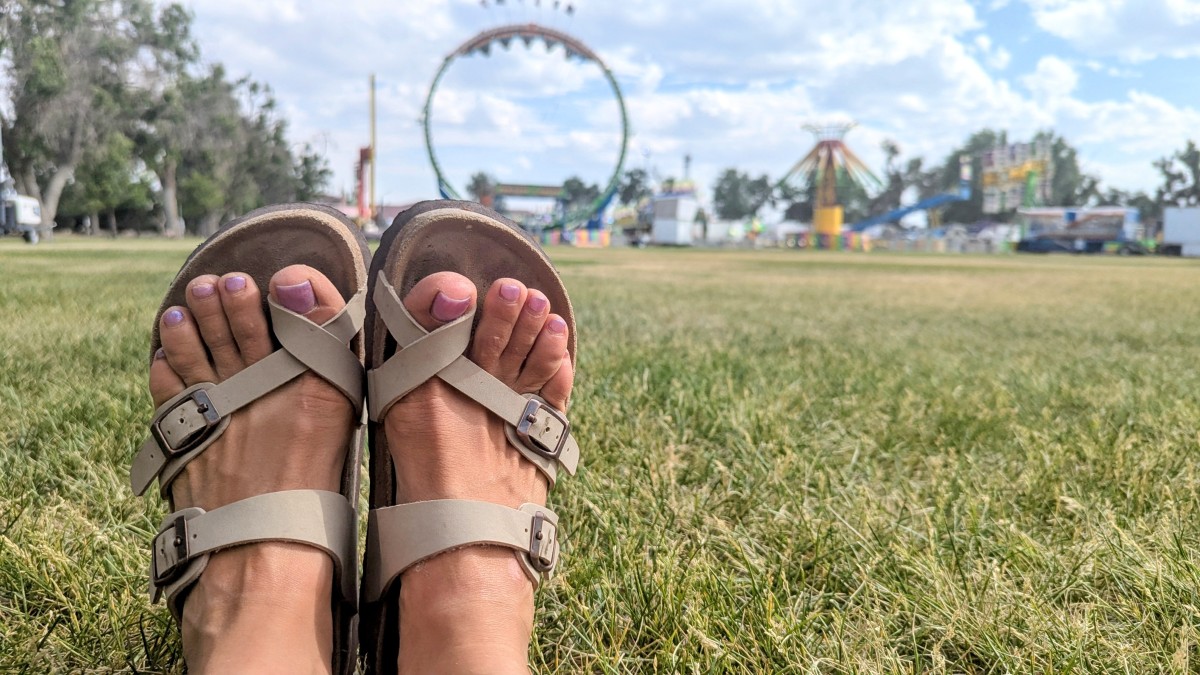 Cushionaire Luna Cork Footbed Review (Cushionaire's Luna Cork Footbed provides foot-loving support with everyday elegance, delivering arch-hugging...)