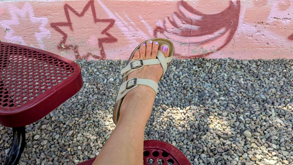 cushionaire luna cork footbed - pillowy-soft with a twist of sassy. that&#039;s luna energy.