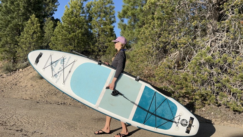 roc polar outdoor - a lightweight and easy to carry board.