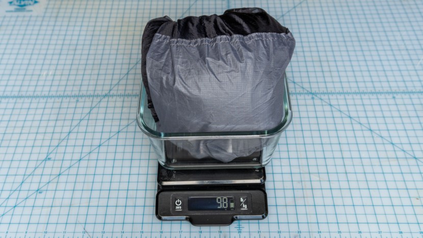 inner mesh weighs 9.8 ounces.