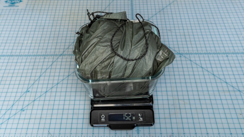 the fly alone weighs 15.2 ounces.