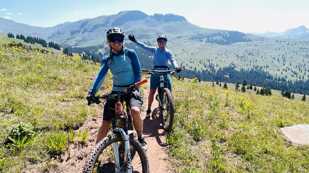 sun shirt womens - soaking up the sun while staying protected! testing sun shirts on a...