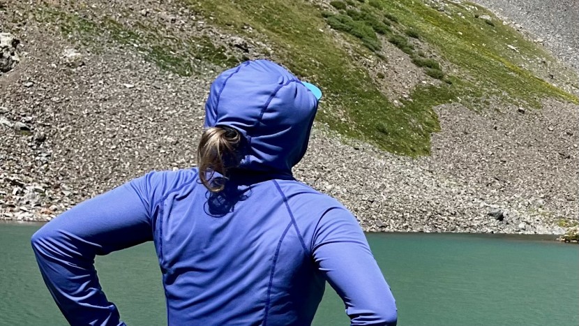 sun shirt womens - the pony tail portal helps keep the echo hood in place.