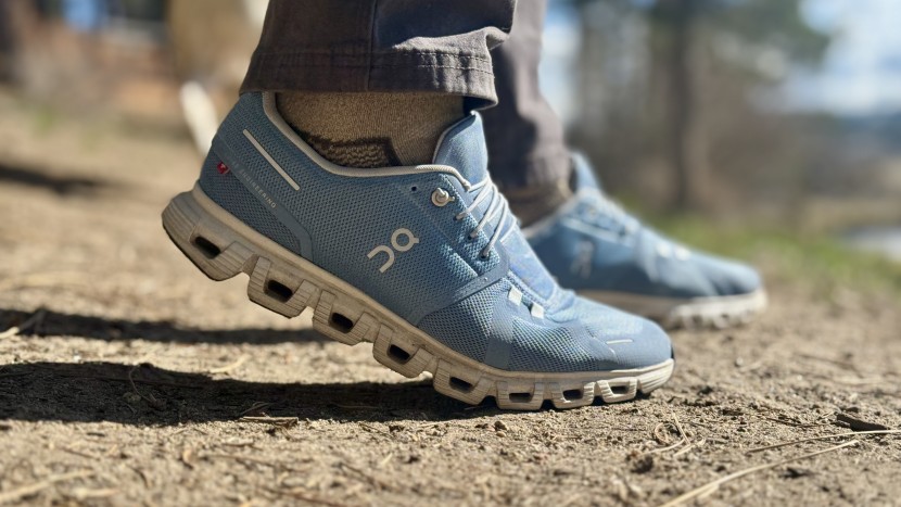 walking shoes men - the on cloud 6 isn&#039;t super cushiony like others, but its pod design...