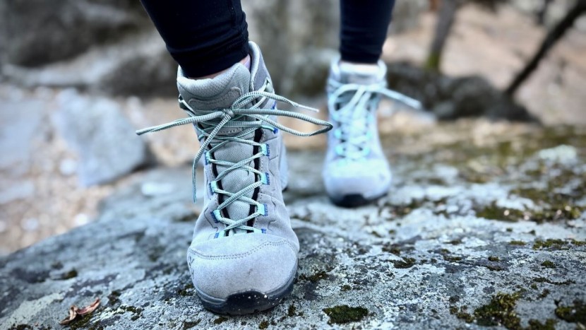 la sportiva tx hike mid leather gtx for women - the single lacing hook on the ankle cuff provides solid support, we...