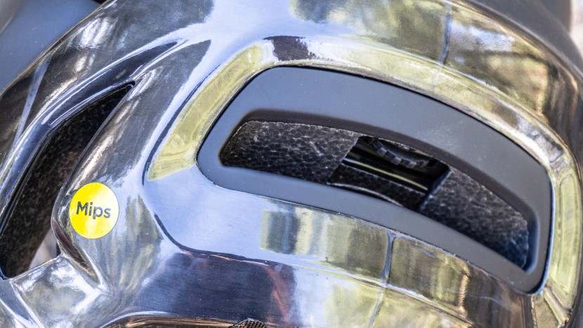 specialized gambit - while we were glad there was a suspension adjustment system, we...