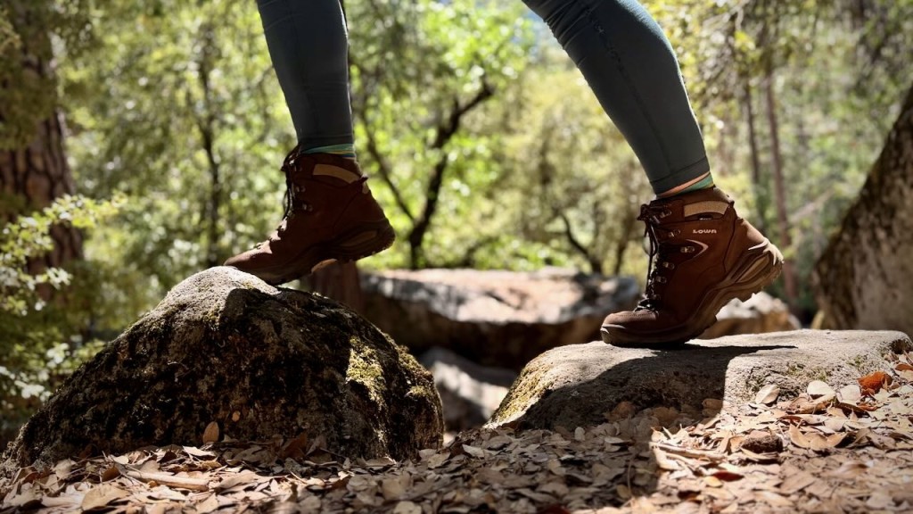 Lowa Renegade Evo GTX Mid - Women's Review | Tested