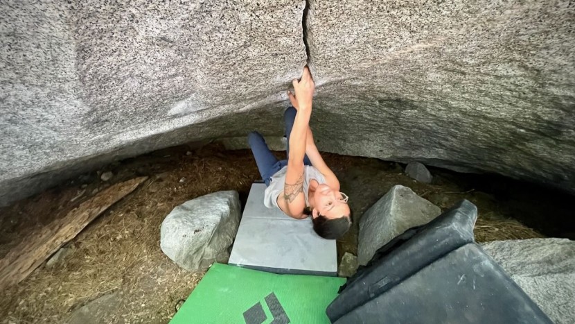 bouldering crash pad - not all crash pad designs are created equal. our article below will...