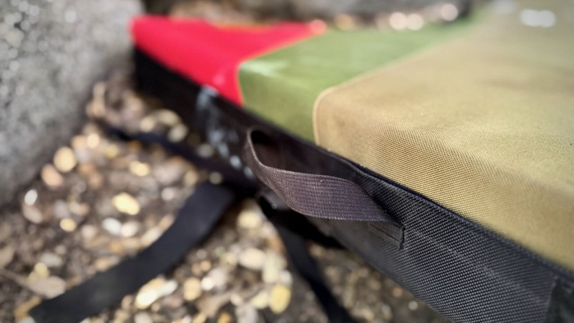 organic simple - durable nylon webbing on the handles as well as the closure...