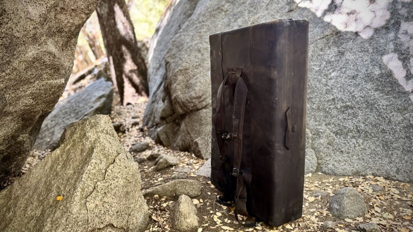 bouldering crash pad - the shoulder straps on the organic pads include thick perforated...