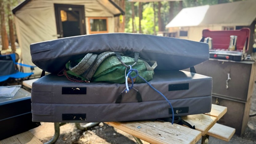 bouldering crash pad - the black diamond circuit z doesn&#039;t excel at packability as you&#039;ll...