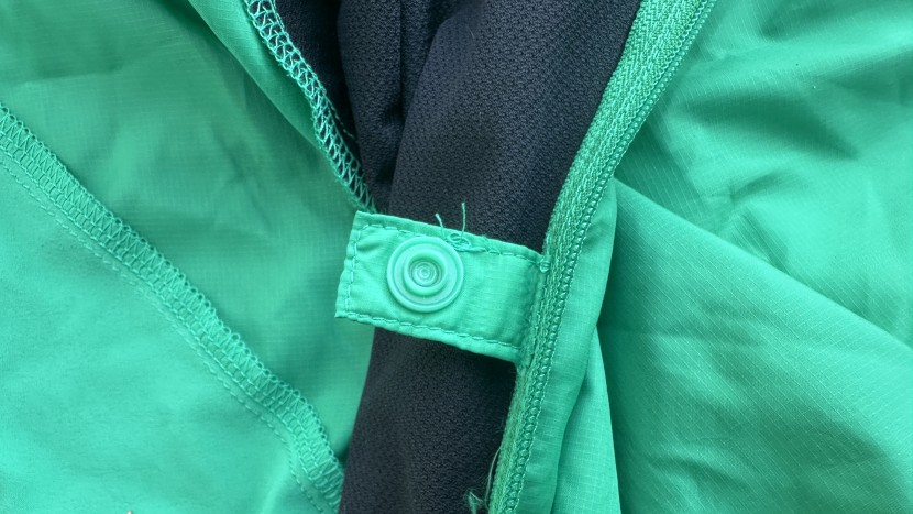 running jacket - the salomon bonatti cross wind features a midday snap to turn the...