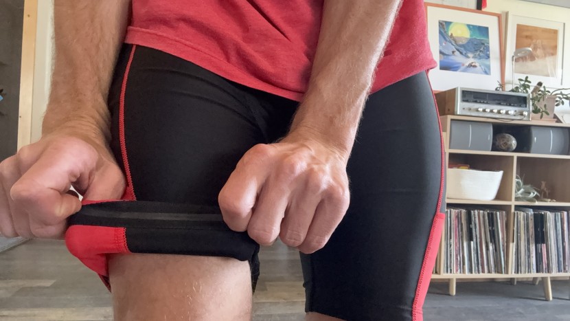 bikewa 3d padded - most of the high-end shorts went with large, hemless grippers, but...