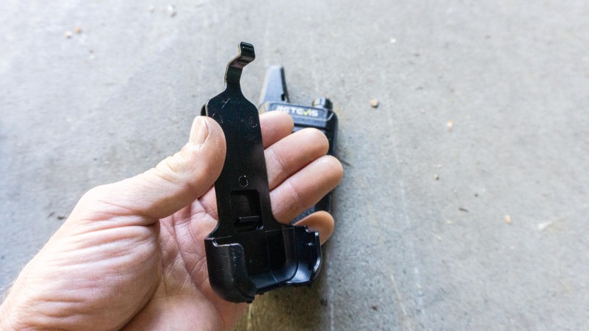 retevis rt22 - this simple belt holster worked fairly well in securing the rt22.