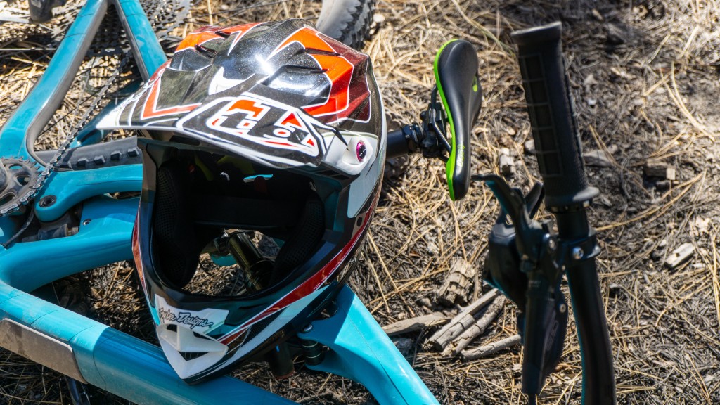 troy lee designs d4 polyacrylite - at first, it might not look like a deal, but the d4 is a great...