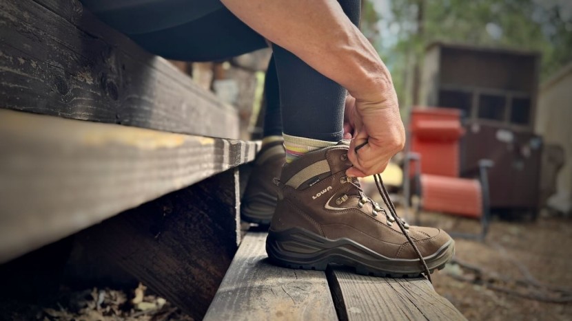 lowa renegade evo gtx mid for women - if you&#039;re looking for a high quality design that features durable...