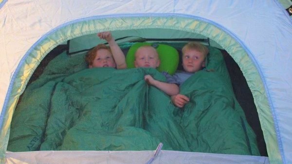 kelty tru.comfort 20 doublewide - the bag&#039;s large hood allows campers to tuck their pillows securely...