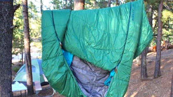 kelty tru.comfort 20 doublewide - the zipper system doesn&#039;t allow the tru.comfort to fold completely...