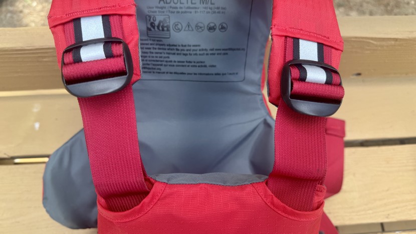 nrs vapor - the reflective detailing on the shoulder straps helps to improve...