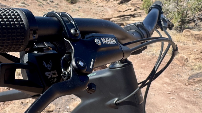 the sram 90 shifter and maven levers both use stealth cable routing...