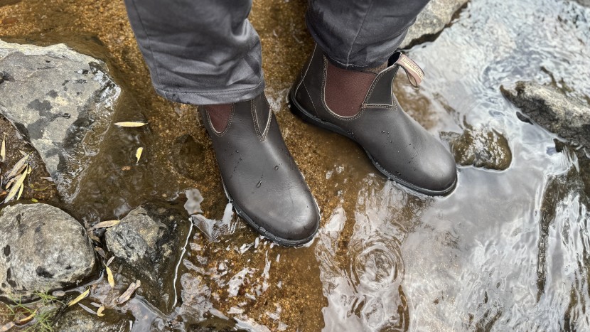 rain boots men - made with a one piece leather upper, the blundstone original chelsea...