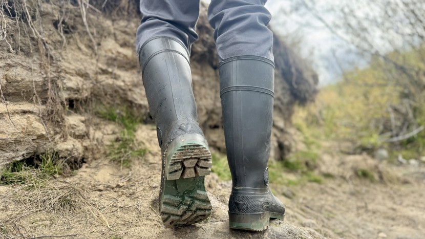 baffin enduro - thanks to their deep lugs, our feet always felt securely planted on...