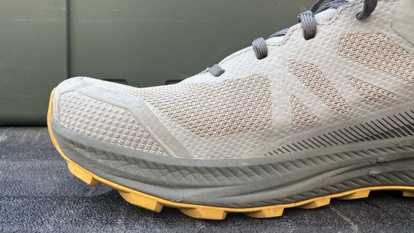 oboz katabatic lt low gtx - while the oboz katabatic lt low provides high-volume arch support...