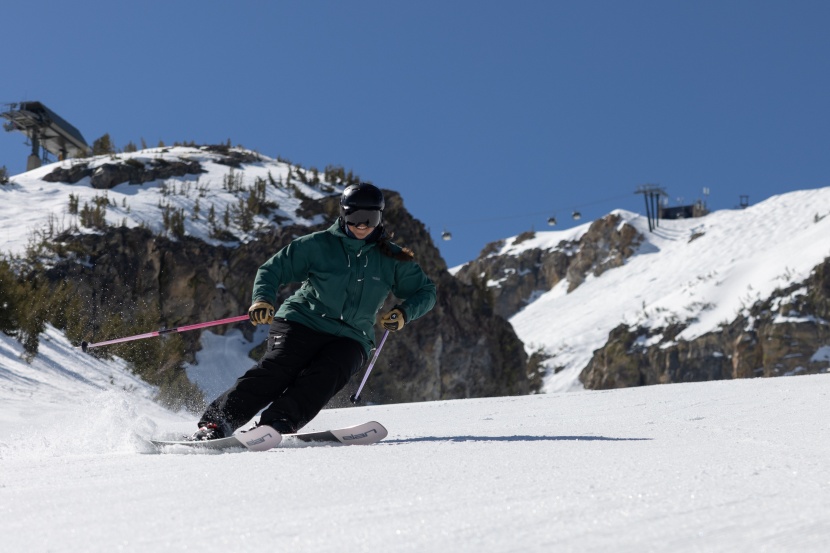 the turn radius feels like a tight 15 meters, especially because...