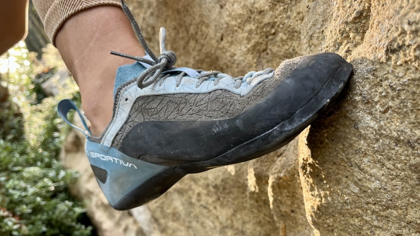 la sportiva finale for women - the finale has 5 mm of rubber at the toe, which reduces sensitivity...