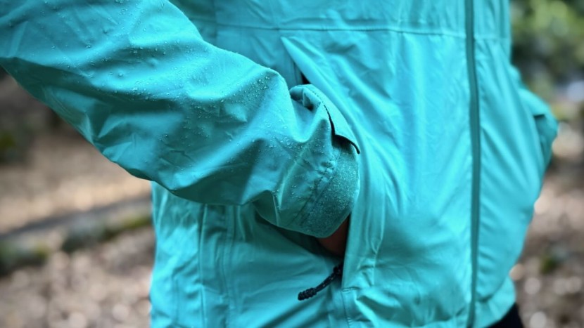 outdoor research aspire 3l for women - the aspire 3l features a high-quality construction with thick velcro...